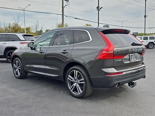 2021 Volvo XC60 T5 Momentum