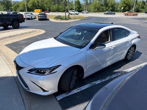 Eminent White Pearl 2021 Lexus ES 350 Base