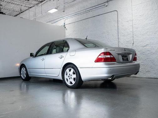 2004 Lexus LS 430 Base
