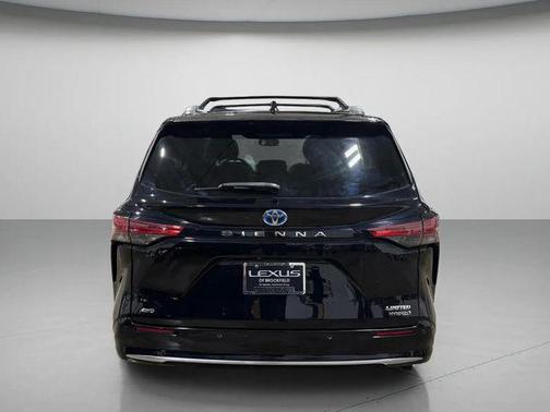 2021 Toyota Sienna Limited 7-Passenger