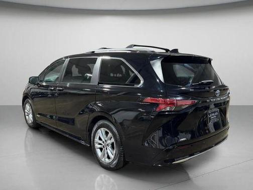 2021 Toyota Sienna Limited 7-Passenger