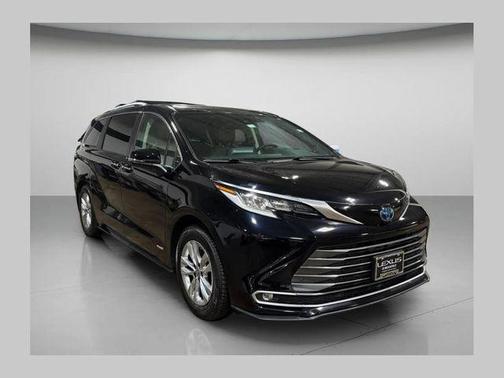 2021 Toyota Sienna Limited 7-Passenger