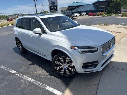 Crystal White Metallic 2025 Volvo XC90 Plug-In Hybrid T8 Ultra 7-Seater