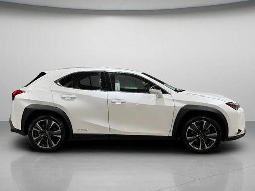 Eminent White Pearl 2020 Lexus UX 250h Base