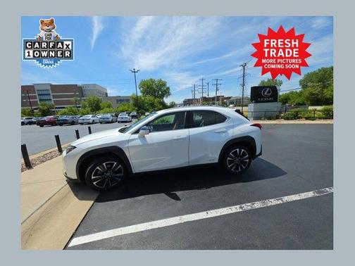 Eminent White Pearl 2020 Lexus UX 250h Base