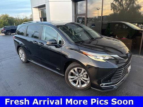 2021 Toyota Sienna Platinum 7 Passenger