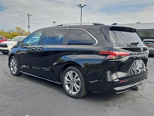 2021 Toyota Sienna Platinum 7 Passenger