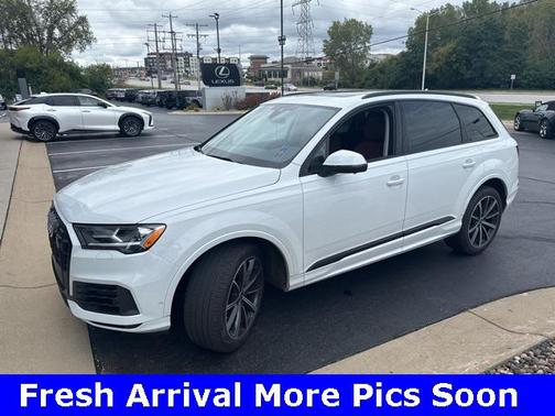 2023 Audi Q7 55 Premium Plus