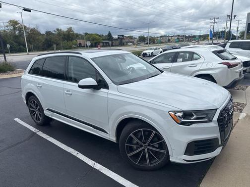 2023 Audi Q7 55 Premium Plus
