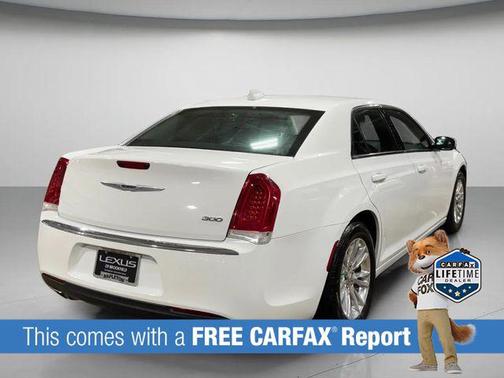 2016 Chrysler 300 Limited