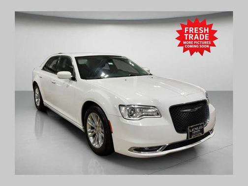 2016 Chrysler 300 Limited