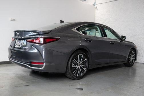 2024 Lexus ES 300h Base
