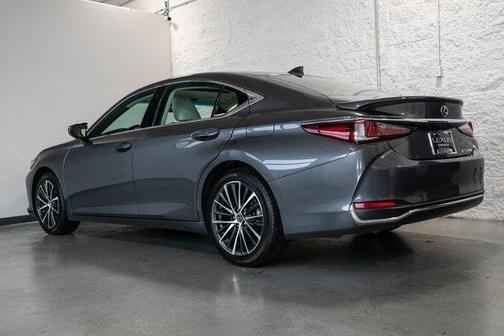 2024 Lexus ES 300h Base