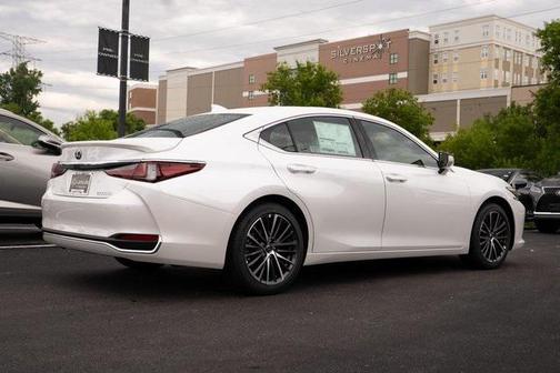 2025 Lexus ES 300h Base