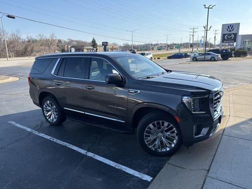 Smokey Quartz Metallic 2021 GMC Yukon SLT
