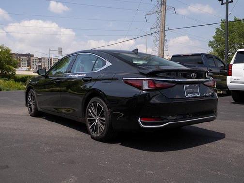 2024 Lexus ES 300h Base