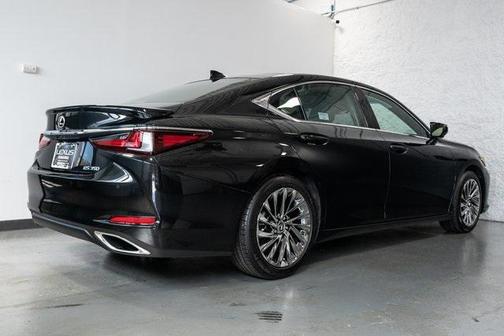2024 Lexus ES 350 Ultra Luxury