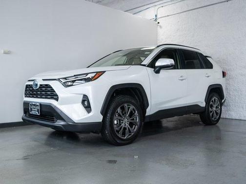 2024 Toyota RAV4 Hybrid XLE Premium