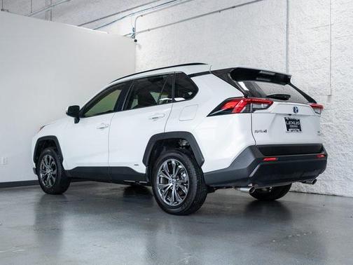 2024 Toyota RAV4 Hybrid XLE Premium