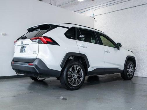 2024 Toyota RAV4 Hybrid XLE Premium