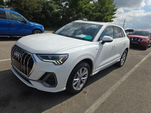 2023 Audi Q3 Premium 45 TFSI S line quattro Tiptronic