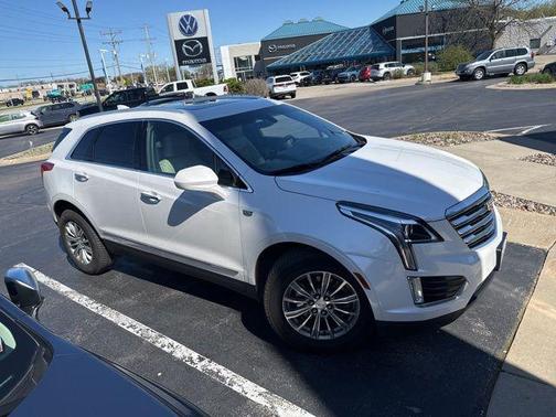 Crystal White Tricoat 2017 Cadillac XT5 Luxury