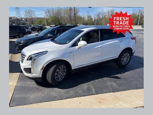 Crystal White Tricoat 2017 Cadillac XT5 Luxury