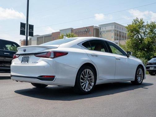 2019 Lexus ES 300h Luxury