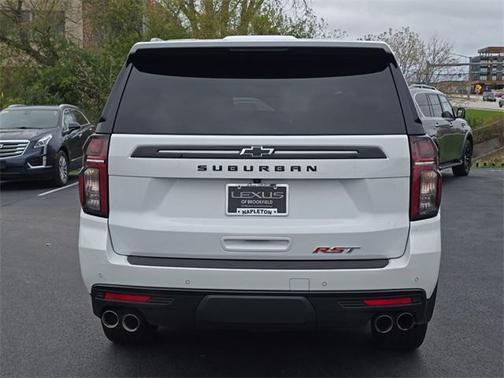 2023 Chevrolet Suburban RST