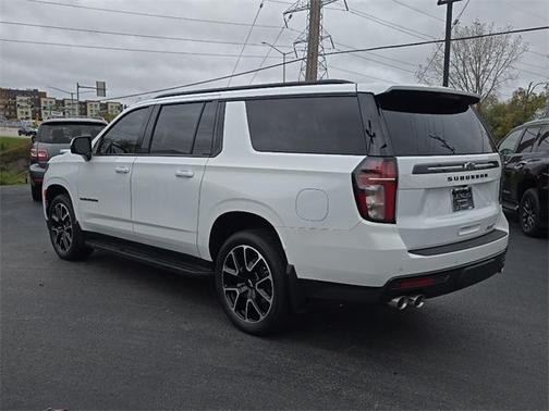 2023 Chevrolet Suburban RST