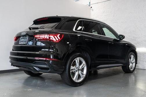 2022 Audi Q3 45 S line Premium