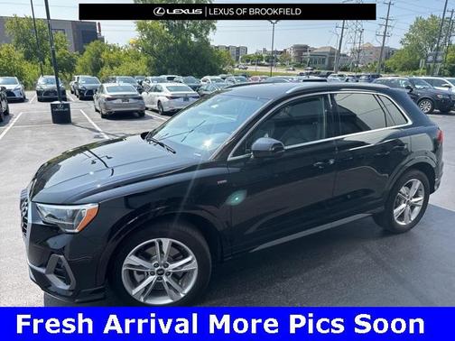 2022 Audi Q3 45 S line Premium