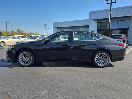 2025 Lexus ES 300h Ultra Luxury