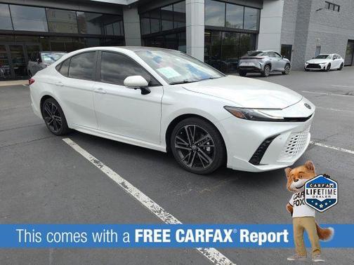 Wind Chill Pearl 2025 Toyota Camry XSE