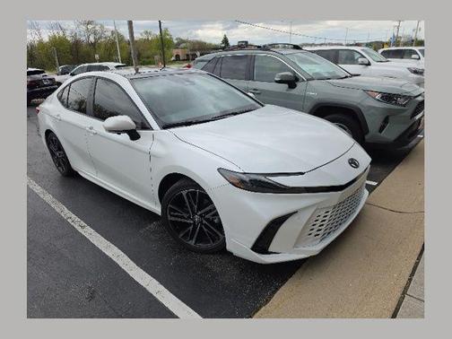 Wind Chill Pearl 2025 Toyota Camry XSE