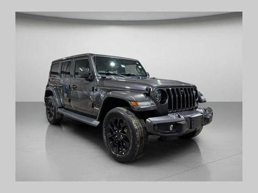 Sting-Gray Clearcoat 2021 Jeep Wrangler Unlimited Sahara