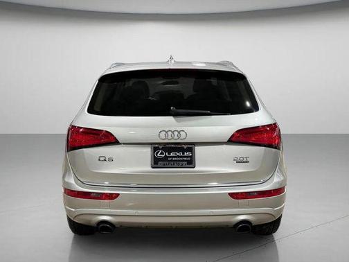 Florett Silver Metallic 2016 Audi Q5 2.0T Premium Plus