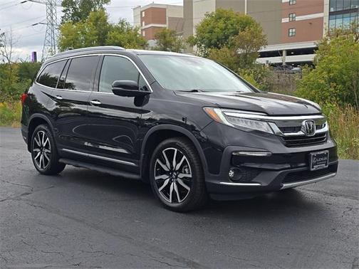 2019 Honda Pilot Touring 8-Passenger