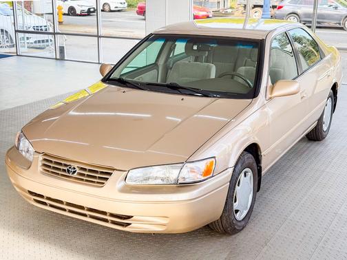 Gold 1999 Toyota Camry CE