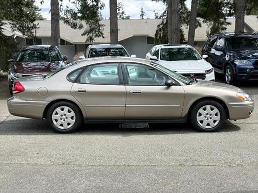 2004 Ford Taurus LX