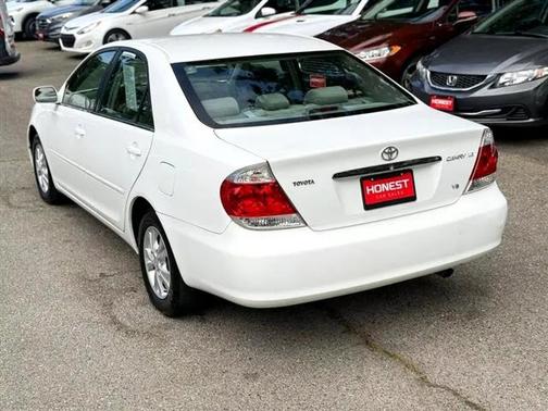 2005 Toyota Camry LE V6