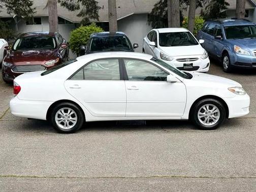 2005 Toyota Camry LE V6