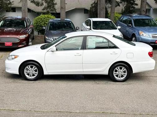 2005 Toyota Camry LE V6
