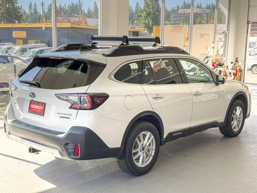 2022 Subaru Outback Touring