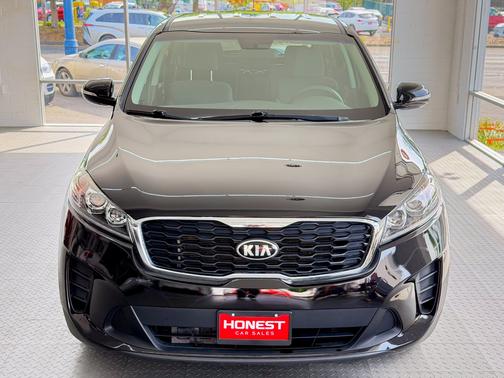 Black 2019 Kia Sorento LX