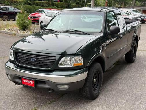 2002 Ford F-150 Short Bed 4D