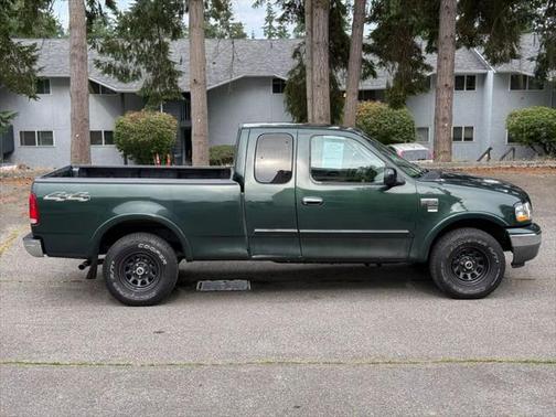 2002 Ford F-150 Short Bed 4D