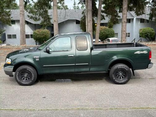 2002 Ford F-150 Short Bed 4D