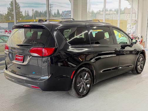 2020 Chrysler Pacifica Hybrid Red S