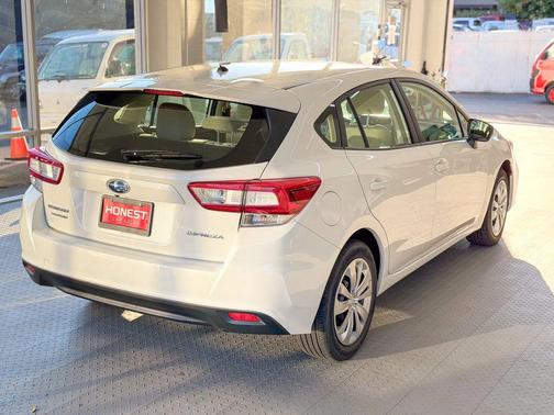 2019 Subaru Impreza 2.0i